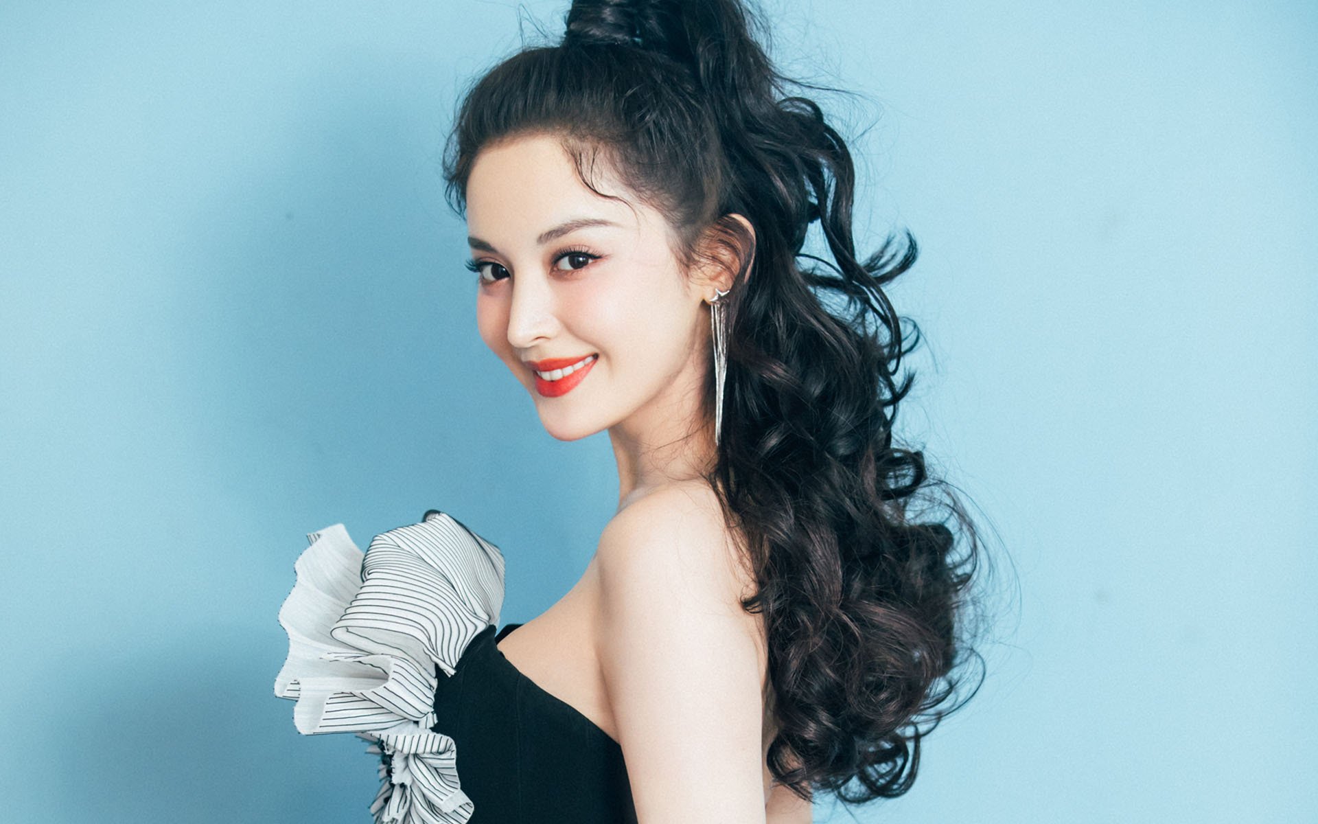 比利时客场大胜俄罗斯,晋级态势看涨,比利时与俄罗斯比赛