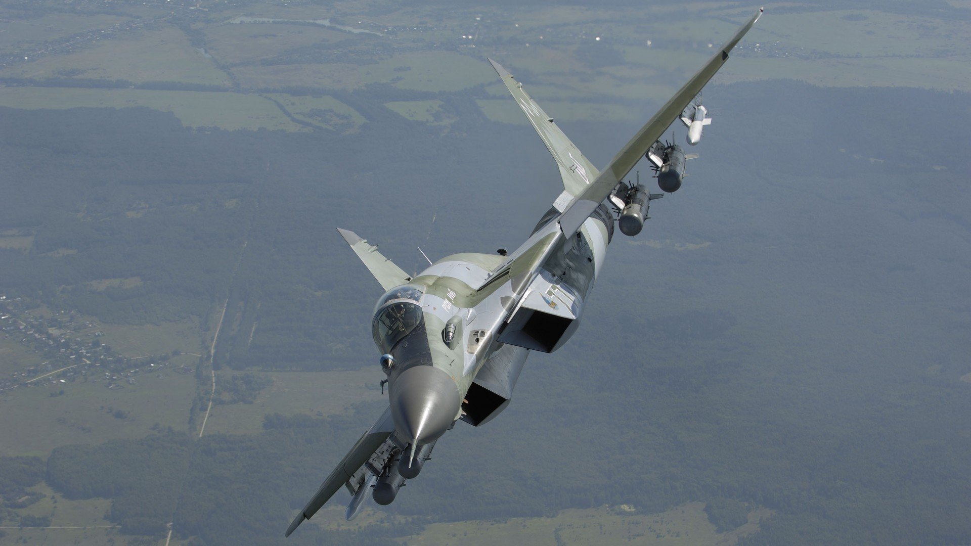 中超联赛国家队战胜 球迷高唱国歌助威,国家队参加中超