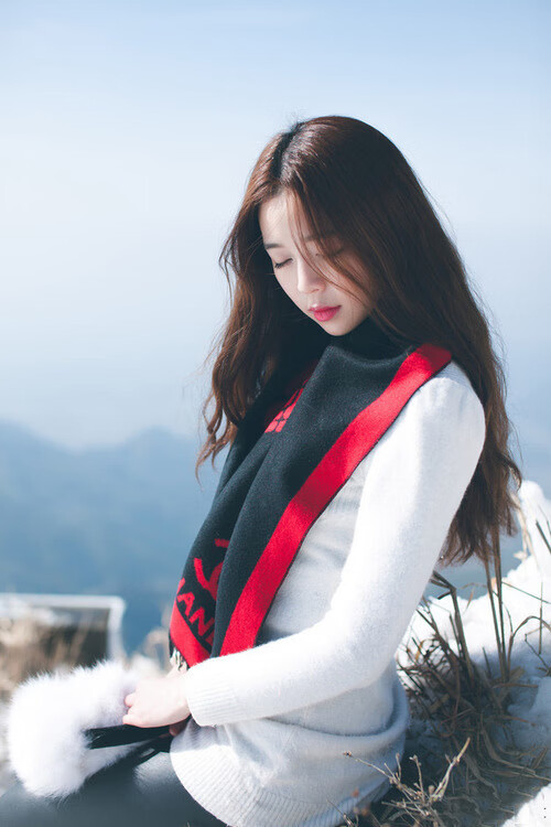 湖人主帅公开表扬詹姆斯领导能力,湖人队队员詹姆斯