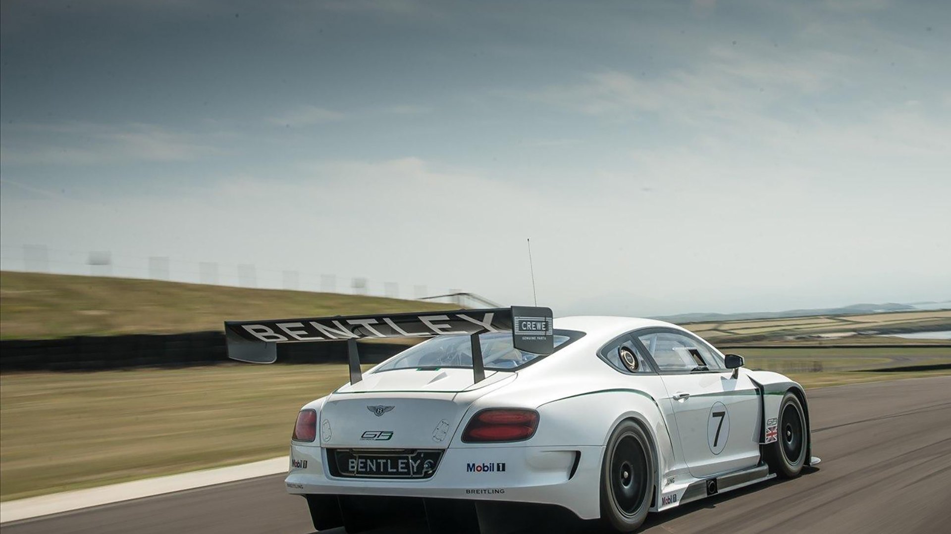 爱游戏-荷兰女队接力项目展现默契，荷兰女子甲组联赛